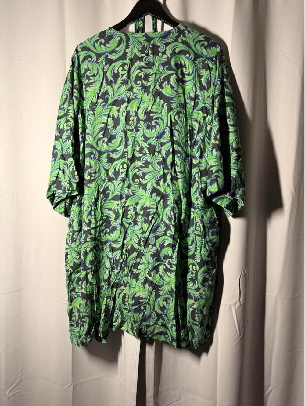 Vera Bradley Women's Wicked: For Good Robe L/XL & REM Beauty So Popular Lip Oil - Picture 7 of 8